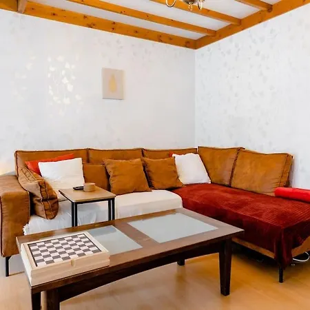 Digital Nomad Station - Bedroom With Desk Nearby Station And Parking * Antwerpen