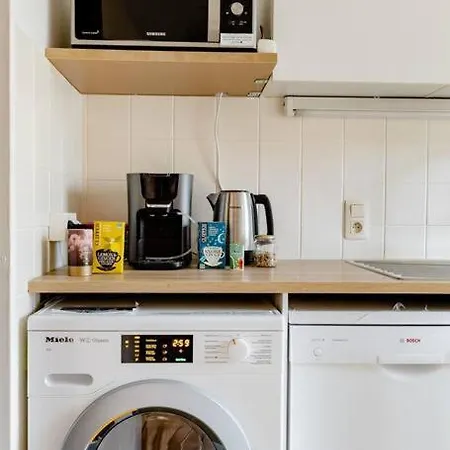 Digital Nomad Station - Bedroom With Desk Nearby Station And Parking Accommodatie bij particulieren *